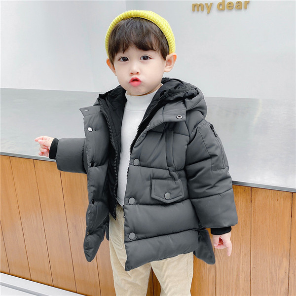 Kapuutsi ja nööpidega laste jope poistele