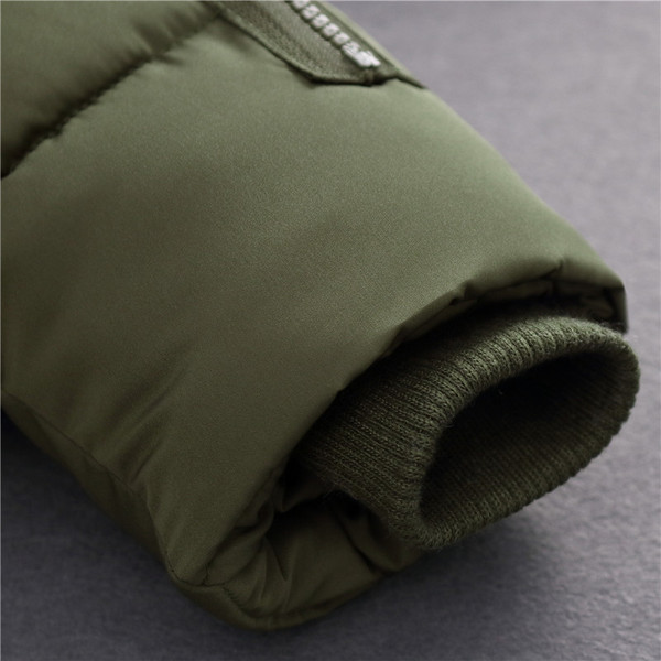 Kapuutsi ja nööpidega laste jope poistele