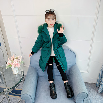 Χειμερινό παιδικό μπουφάν για κορίτσια με χρωματιστή γούνα στην κουκούλα