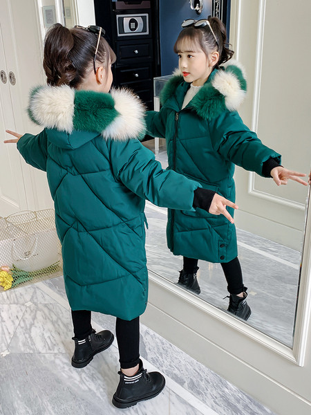 Χειμερινό παιδικό μπουφάν για κορίτσια με χρωματιστή γούνα στην κουκούλα