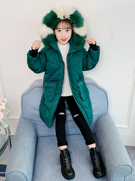 Χειμερινό παιδικό μπουφάν για κορίτσια με χρωματιστή γούνα στην κουκούλα