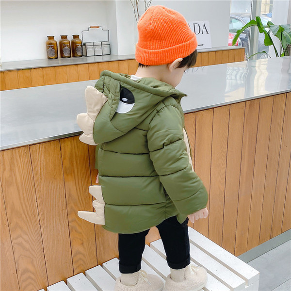 3D elemendi ja kapuutsiga laste jope poistele