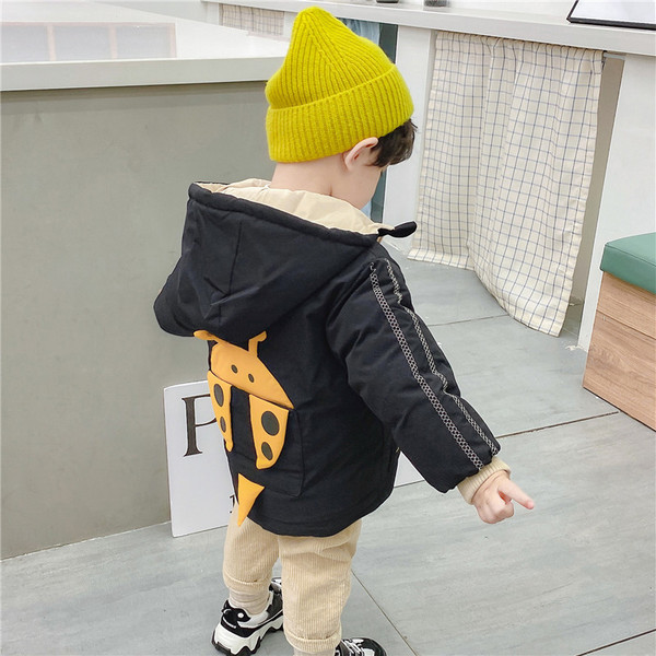 Tikandi ja 3D elemendiga laste jope poistele