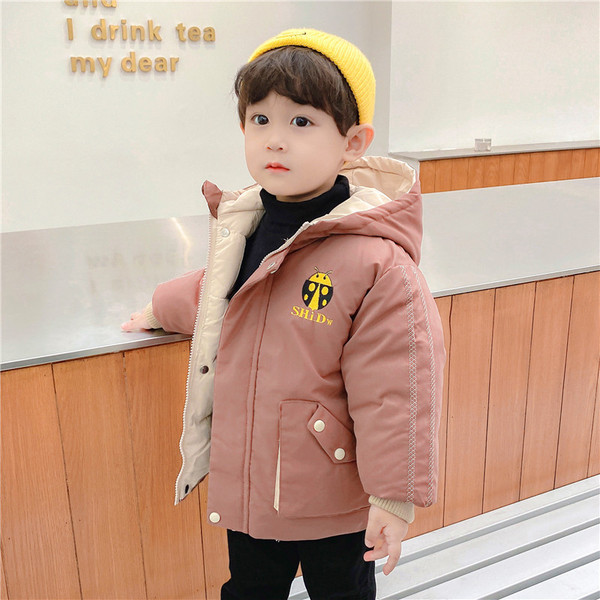 Tikandi ja 3D elemendiga laste jope poistele