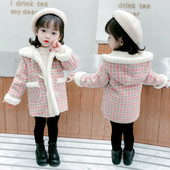 Kapuutsi ja taskutega laste ruuduline mantel tüdrukutele