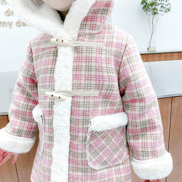 Kapuutsi ja taskutega laste ruuduline mantel tüdrukutele
