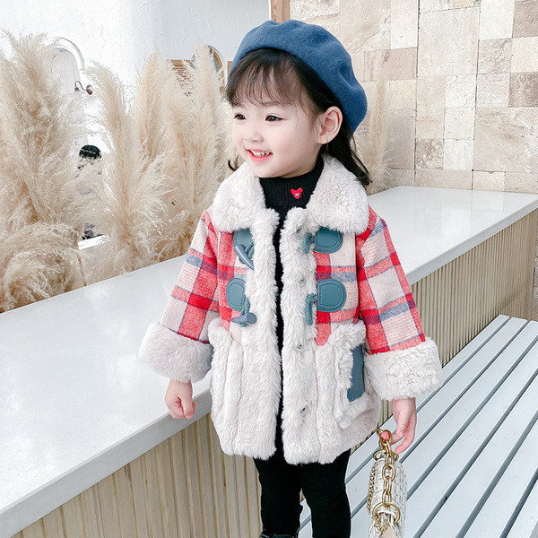 Laste ruuduline mantel udusulgedega tüdrukutele