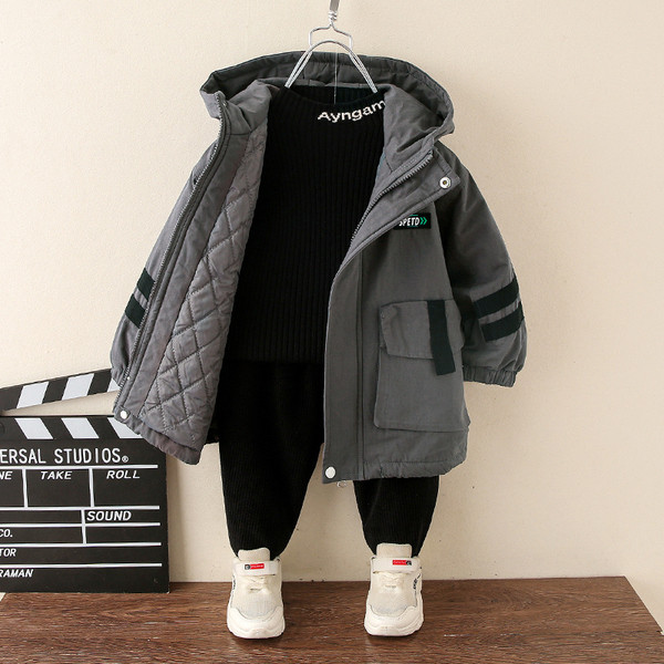 Dječja jakna za dječake s kapuljačom i džepovima