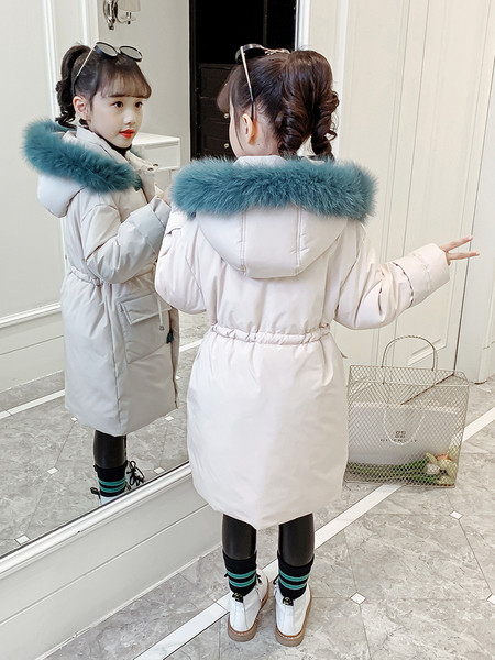 Kapuutsil värviliste ududega laste talvejope - pikk mudel