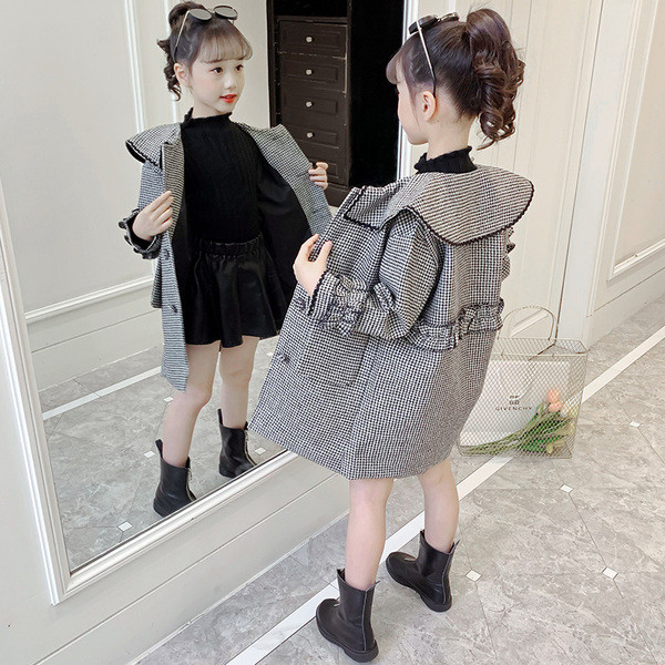 Παιδικό παλτό καρό με βολάν στη μέση