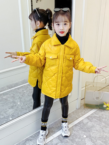 Sügis-talvine lastejope, mille seljal tikand