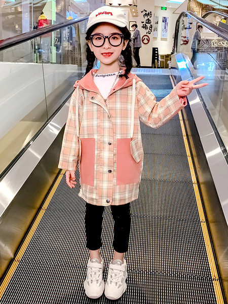 Παιδικό παλτό καρό σε ροζ χρώμα και κουμπιά