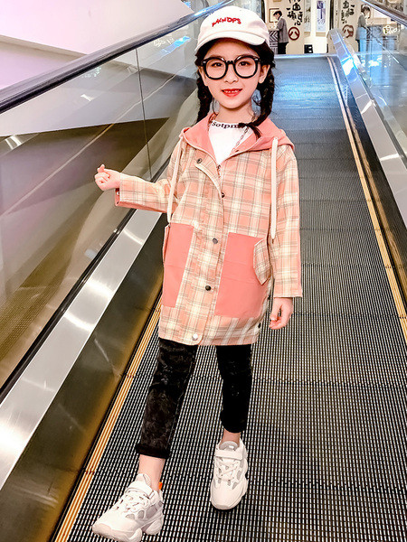 Παιδικό παλτό καρό σε ροζ χρώμα και κουμπιά