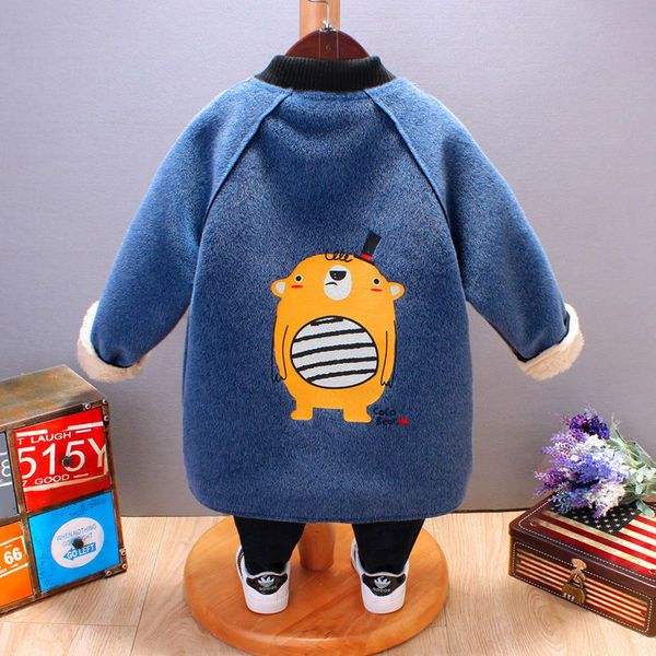 Poistele sobiv värvilise aplikatsiooniga seljaosa lastemantel