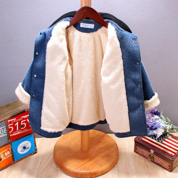 Poistele sobiv värvilise aplikatsiooniga seljaosa lastemantel