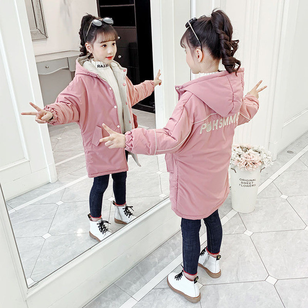 Laste sügis-talvine jope tikandiga seljal