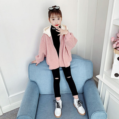 Kapuutsiga kohev laste sügisjope