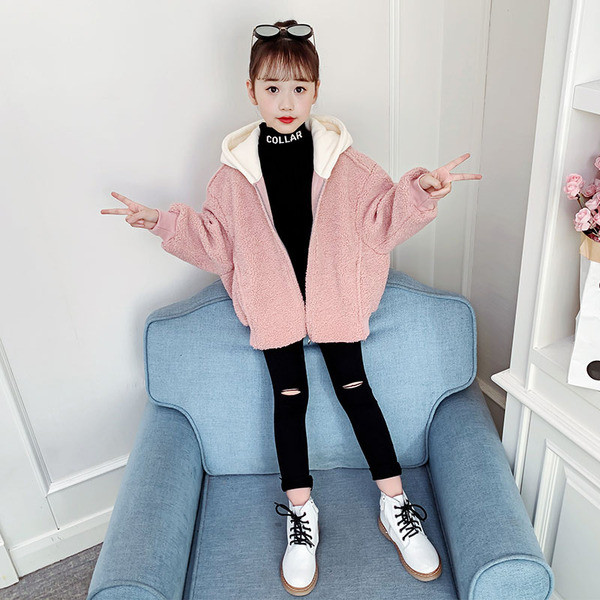 Kapuutsiga kohev laste sügisjope