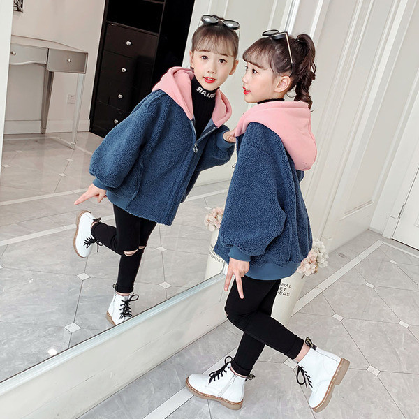 Kapuutsiga kohev laste sügisjope