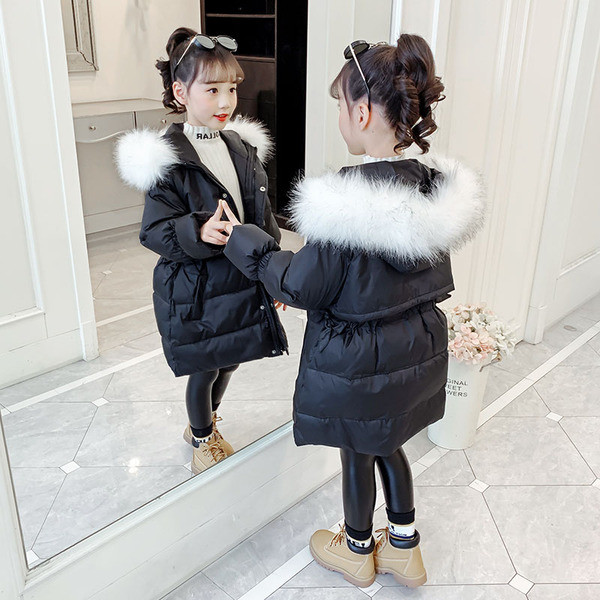 Moodne sulekapuutsiga ja elastse vöökohaga laste jope