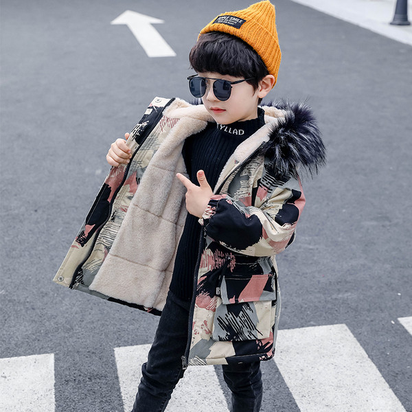 Novi model dječje jakne u boji za dječake s kapuljačom i perom