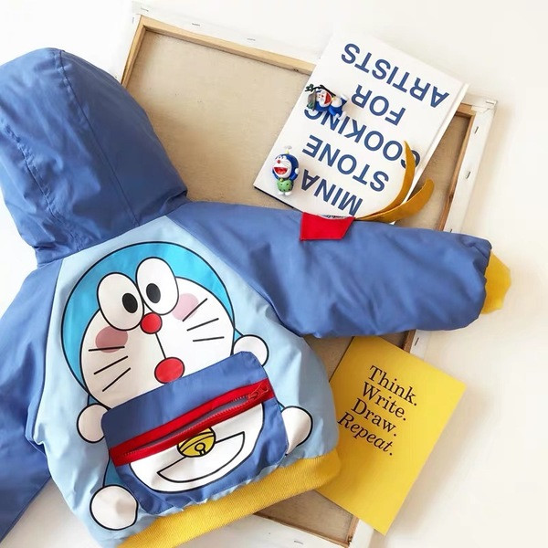 Παιδικό χειμερινό μπουφάν με απλικέ χρώμα κατάλληλο για αγόρια