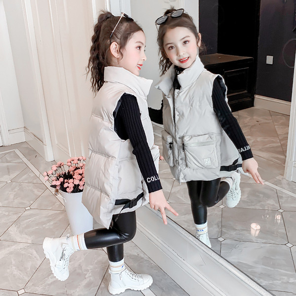 Παιδικό γιλέκο για κορίτσια με κουμπιά και τσέπες