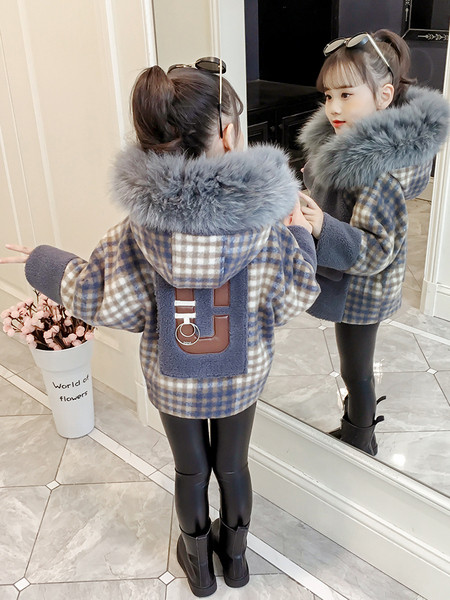 Ruuduline naiste talvejope kapuutsiga