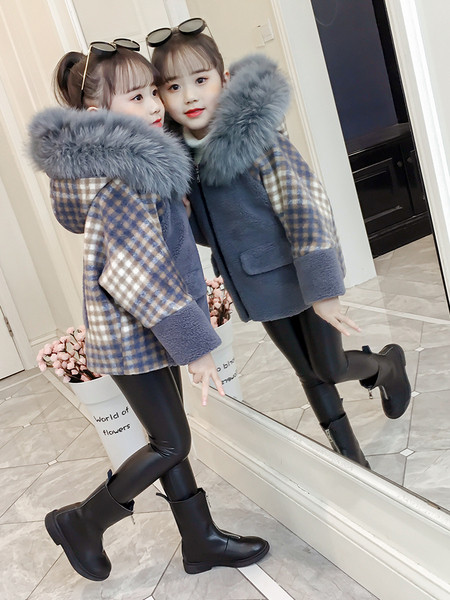 Ruuduline naiste talvejope kapuutsiga