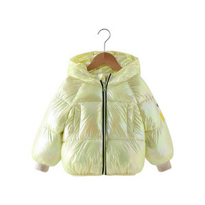 Laste talvejope tüüpi soojem läikiva efektiga ja lukuga