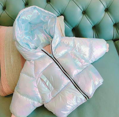 Laste talvejope tüüpi soojem läikiva efektiga ja lukuga