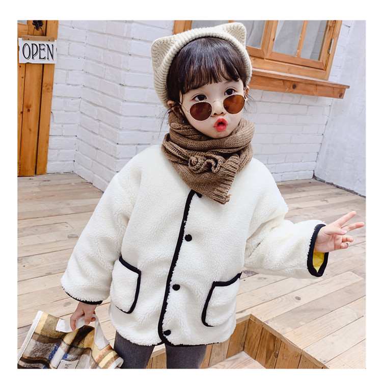 Sügisene sulejope tüdrukutele nööpide ja tikandiga seljal