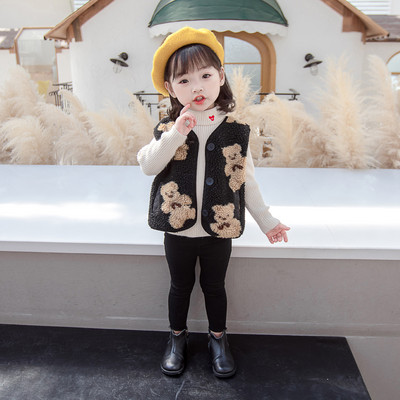 Nööpide ja spitsikaelusega igapäevane lastevest