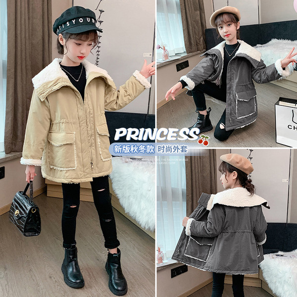 Pehme voodri ja taskuga lastemantel tüdrukutele