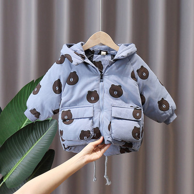 Kapuutsiga ja värvilise kaisukarudega laste talvejope poistele