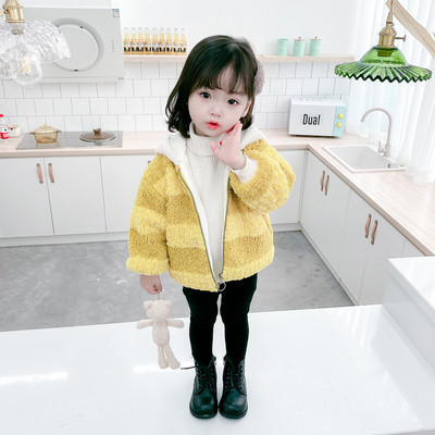 Lukuga ja kapuutsiga kohev lastejope tüdrukutele