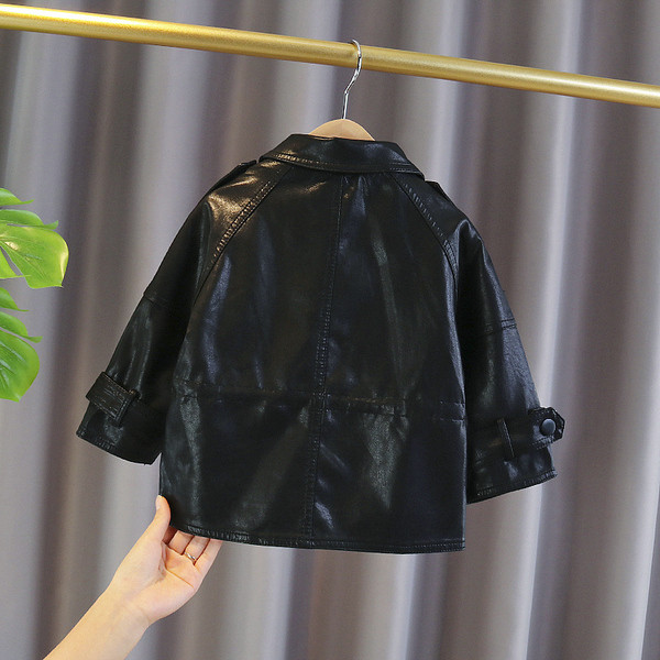 Laste musta ja roosa nööpidega nahktagi