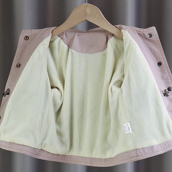 Laste musta ja roosa nööpidega nahktagi