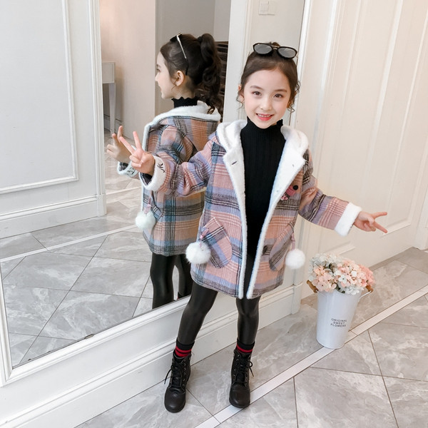 Pehme voodri ja kapuutsiga laste ruuduline mantel