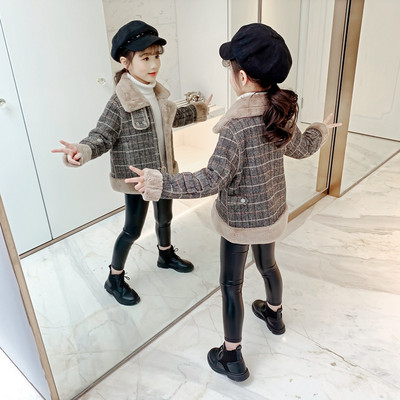 Pehme voodriga ruuduline lastemantel