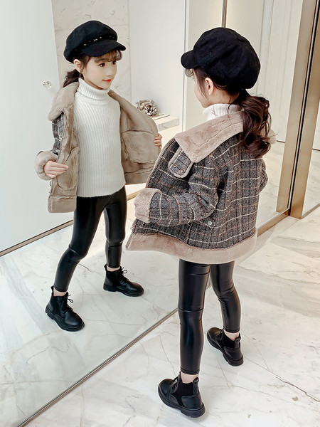 Pehme voodriga ruuduline lastemantel