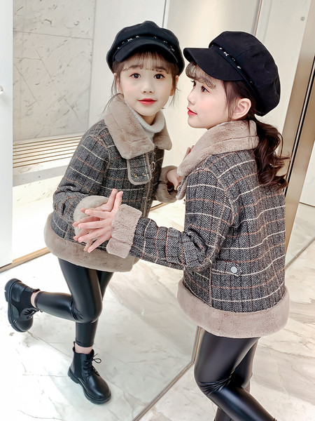 Pehme voodriga ruuduline lastemantel