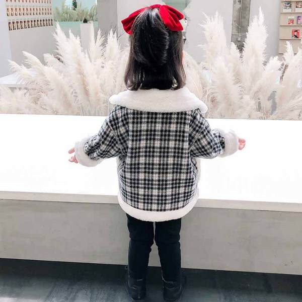 Uus mudel taskutega lastemantel tüdrukutele