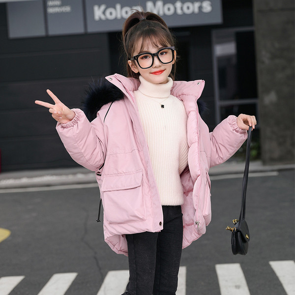 Kapuutsil ja taskul 3D elemendiga laste jope - tüdrukutele