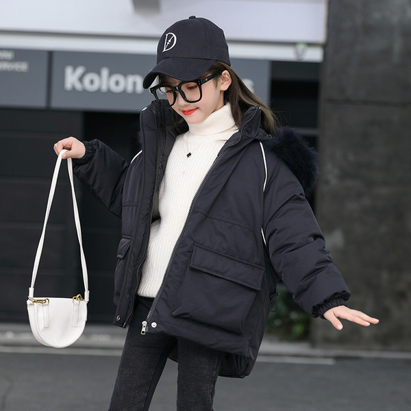 Kapuutsil ja taskul 3D elemendiga laste jope - tüdrukutele