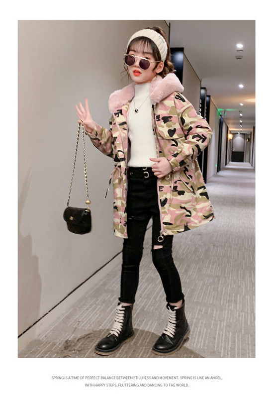 Talvine kamuflaažimustriga lastejakk tüdrukutele ja kapuuts udusulgedega