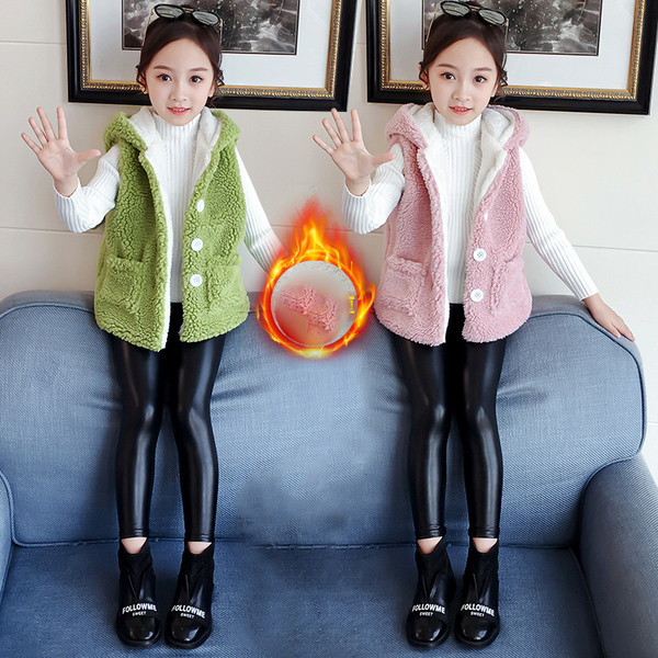 Παιδικό γιλέκο με κουμπιά και κουκούλα για κορίτσια