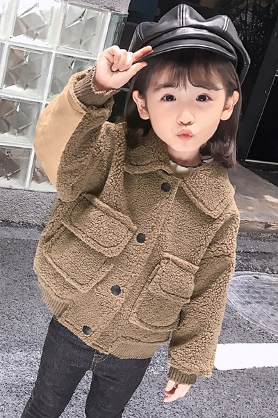 Taskute ja nööpidega laste sulejope tüdrukutele