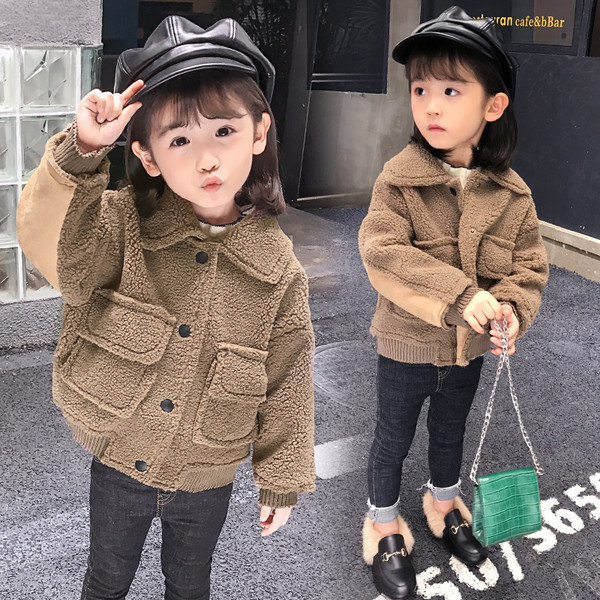 Taskute ja nööpidega laste sulejope tüdrukutele