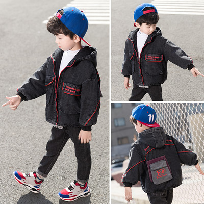 Pehme voodri ja kapuutsiga laste teksajakk poistele